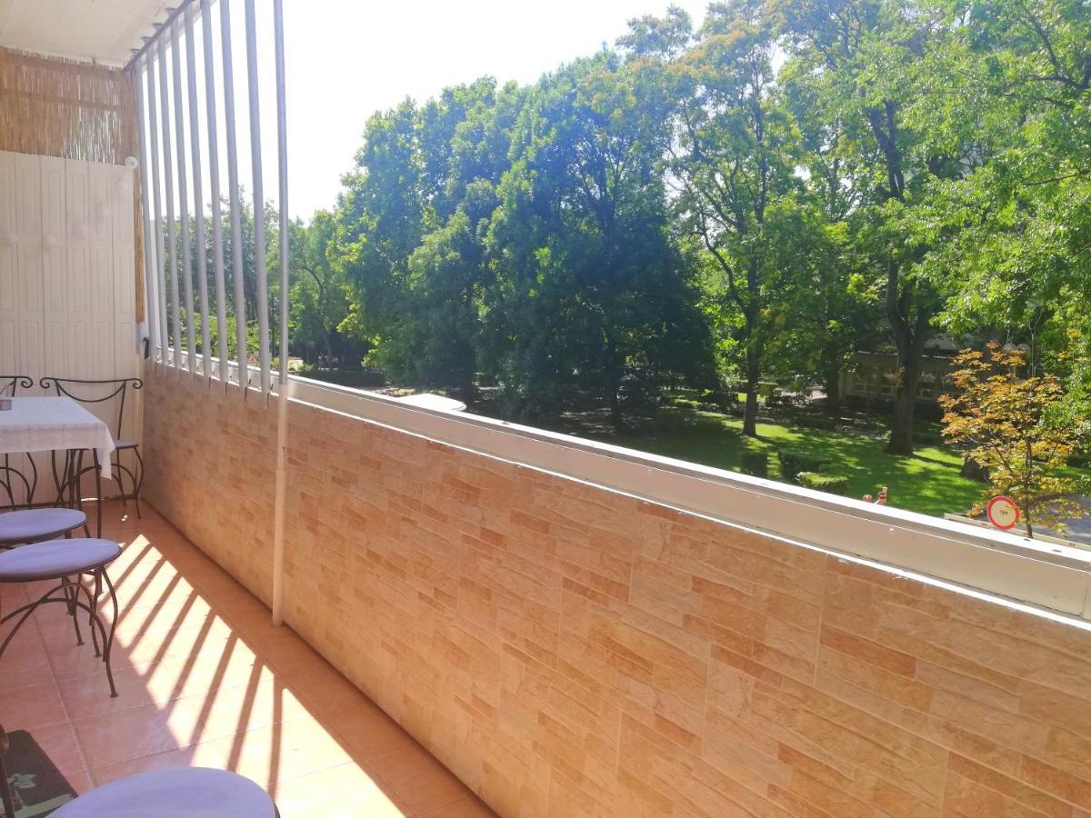 Strandfuerdo Apartman Eger Esterno foto