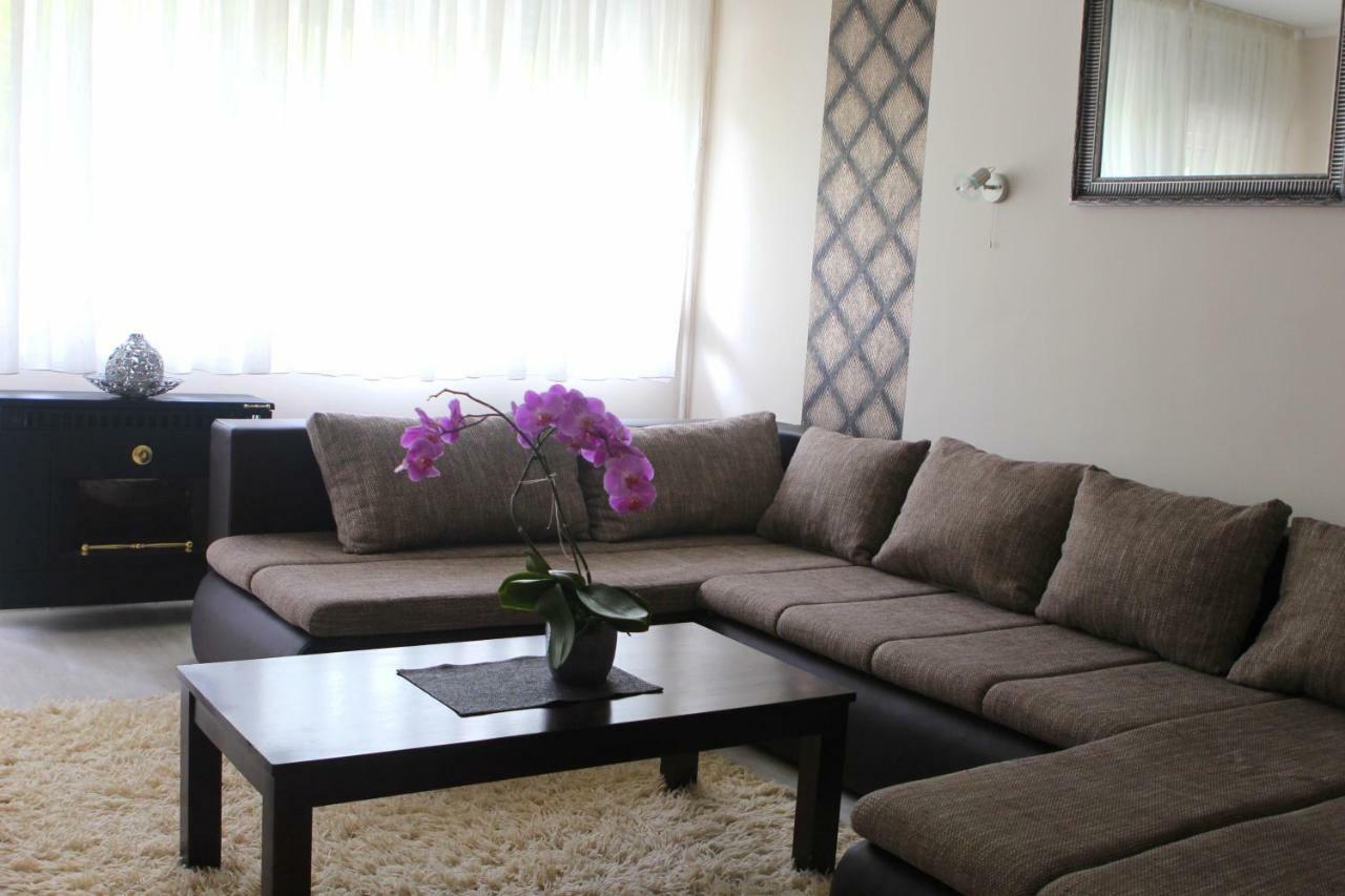 Strandfuerdo Apartman Eger Esterno foto