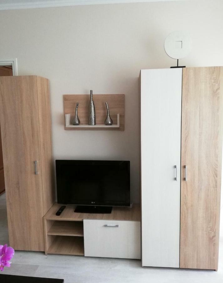 Strandfuerdo Apartman Eger Esterno foto