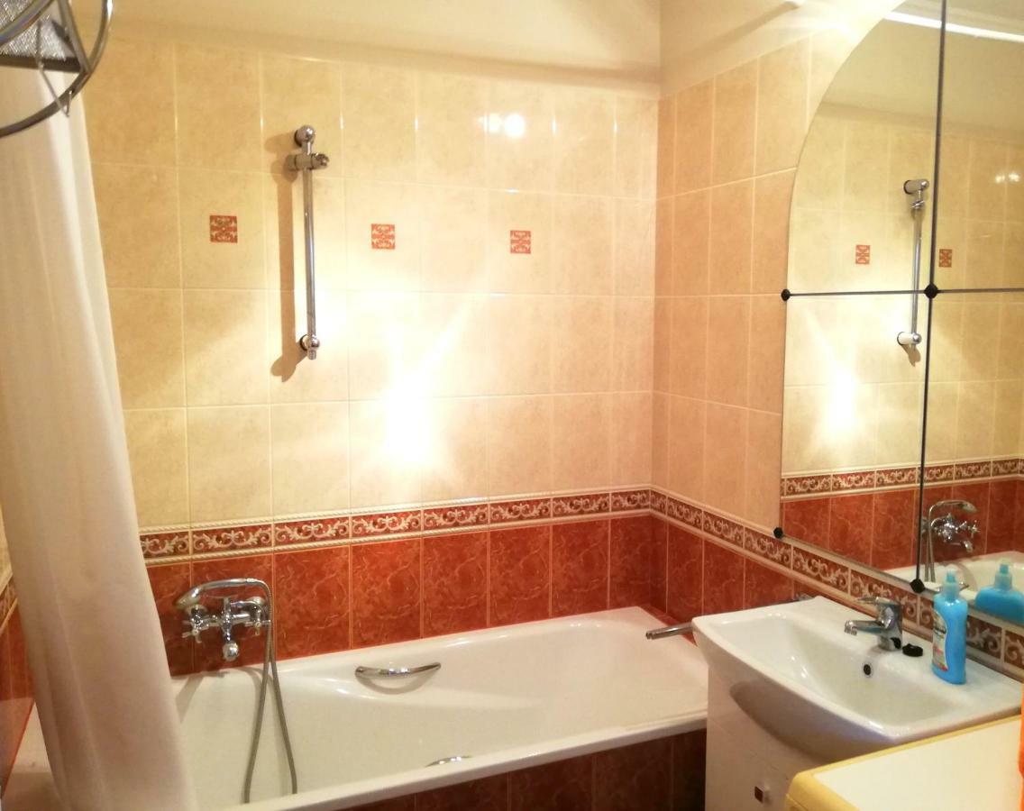 Strandfuerdo Apartman Eger Esterno foto