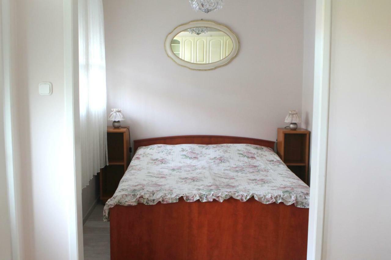 Strandfuerdo Apartman Eger Esterno foto