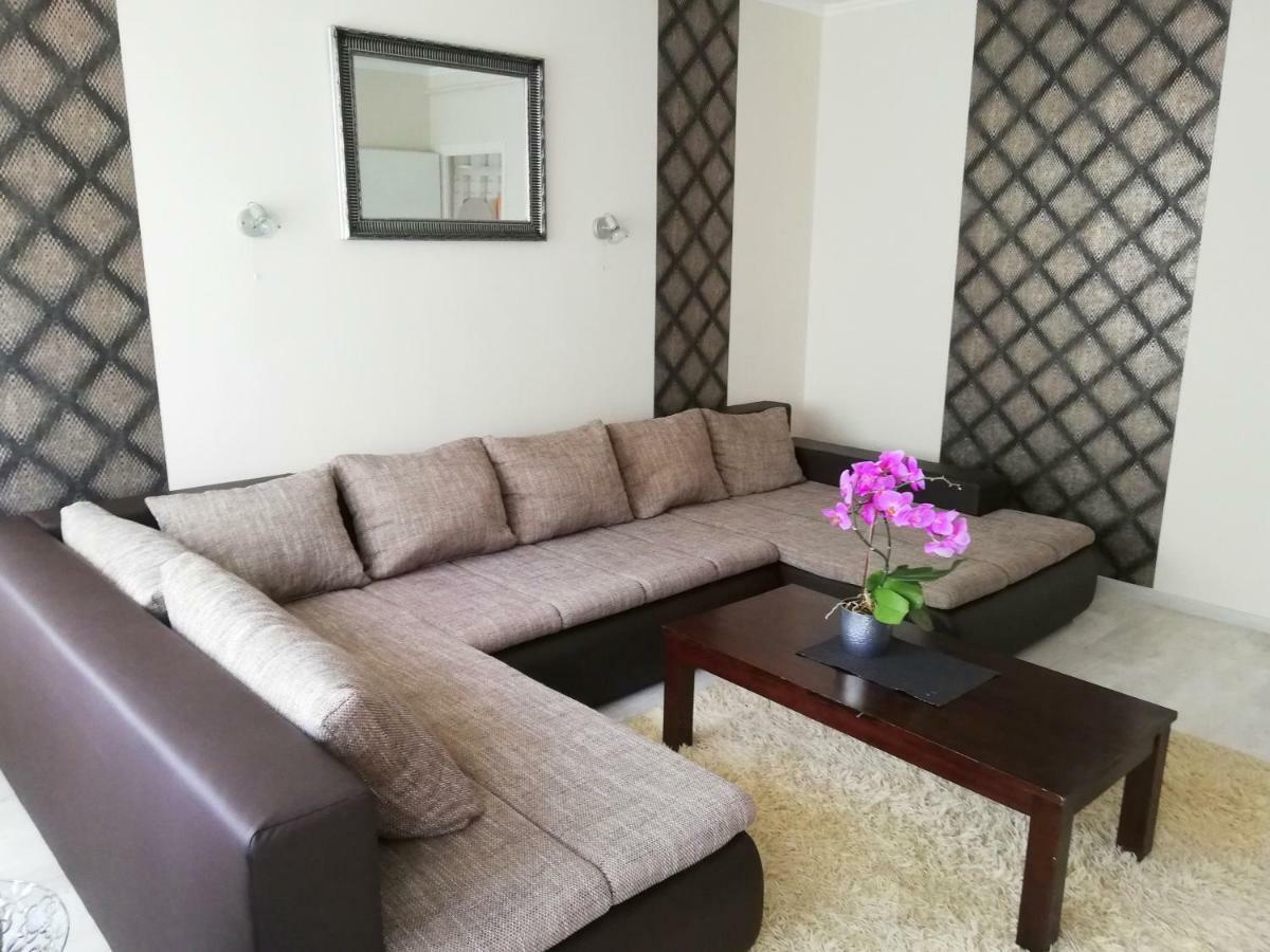 Strandfuerdo Apartman Eger Esterno foto