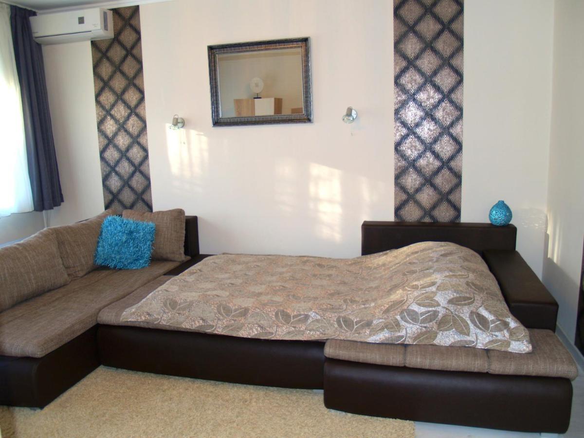 Strandfuerdo Apartman Eger Esterno foto